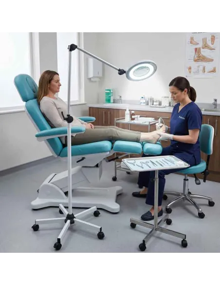 Lampe loupe x5 LED 12W sur pied MEDICLINIC