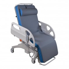 Fauteuil de prélèvement Le Quesnel version ambulatoire avec blocage centralisé des roues.