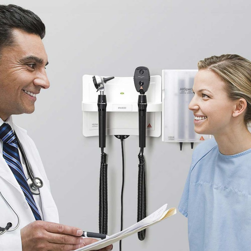 Centre de diagnostic Heine EN 100® avec otoscope et ophtalmoscope Heine K180