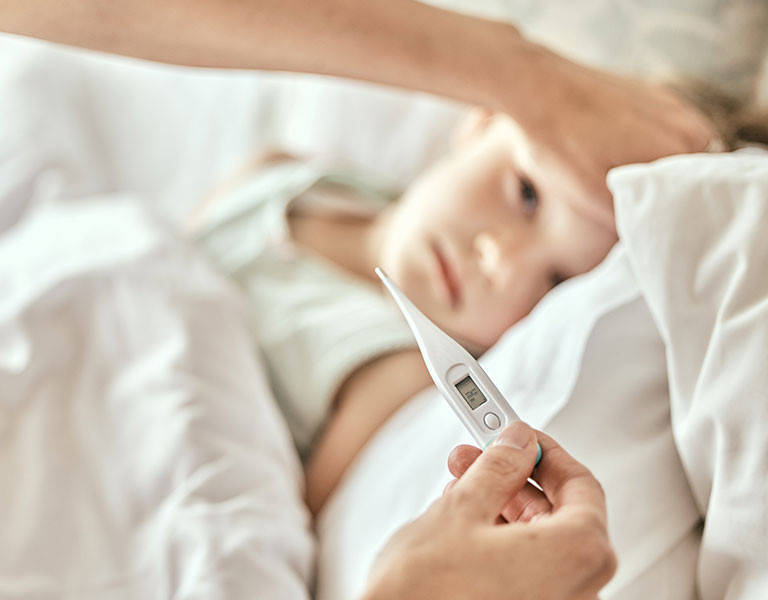 Modèles de thermomètre pour bébé : comment choisir ?, Autour de bébé